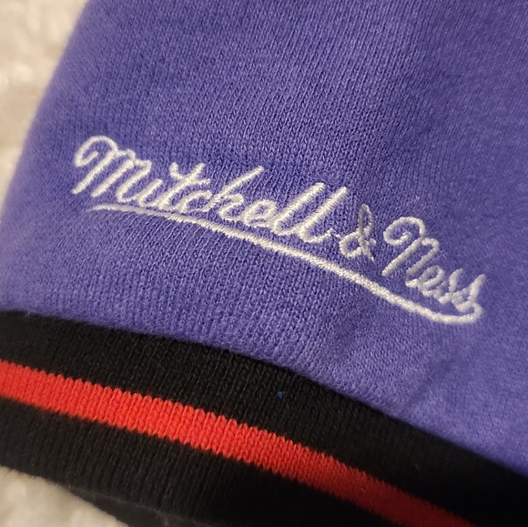 Mitchell & Ness cropped French Terry Raptors hoodie - Picture 2 of 3